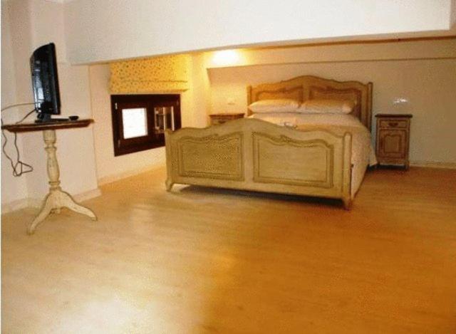 Giogarakis Suites Eleónasz Szoba fotó