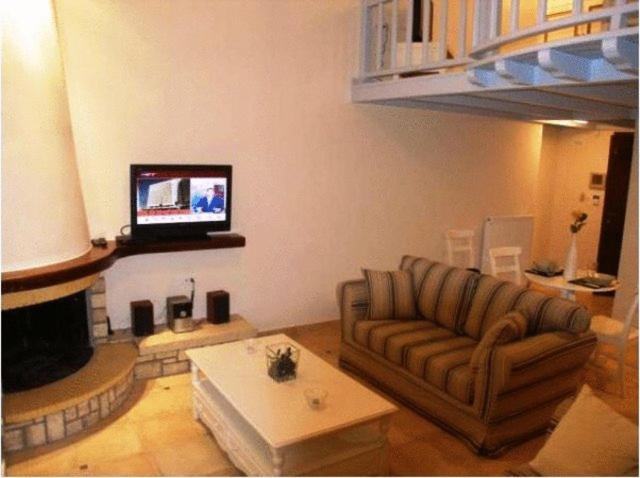 Giogarakis Suites Eleónasz Szoba fotó