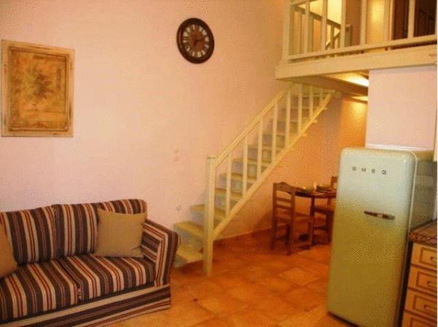 Giogarakis Suites Eleónasz Szoba fotó