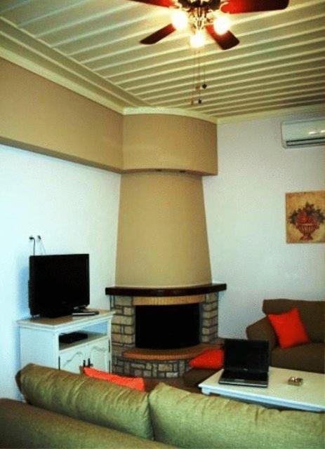 Giogarakis Suites Eleónasz Szoba fotó