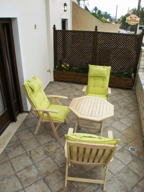 Giogarakis Suites Eleónasz Szoba fotó