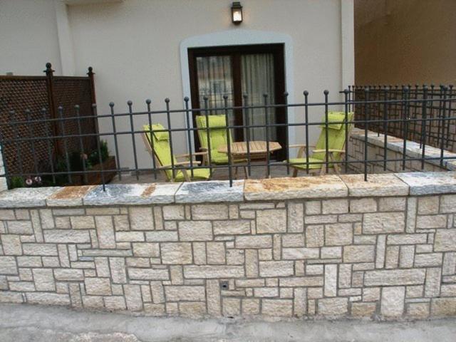 Giogarakis Suites Eleónasz Szoba fotó